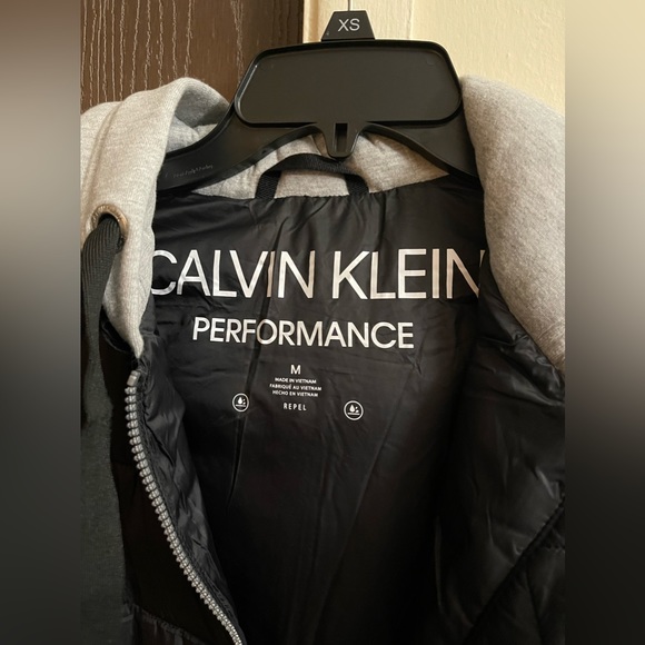 Calvin Klein performance vest size M, black & gray - Picture 4 of 11